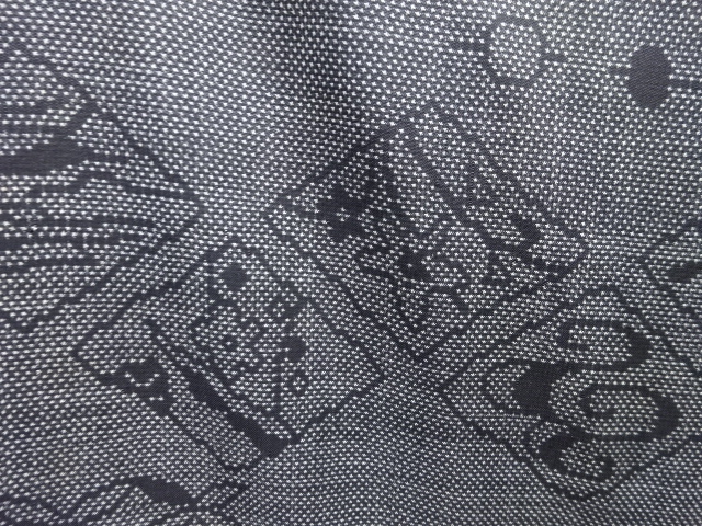 アンティーク　菱に花観世水模様織り出し本場泥大島紬着物(5マルキ)